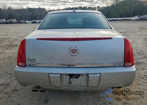 2010 Cadillac Dts z USA, uszkodzony, nr VIN 1G6KA5EY8AU123754